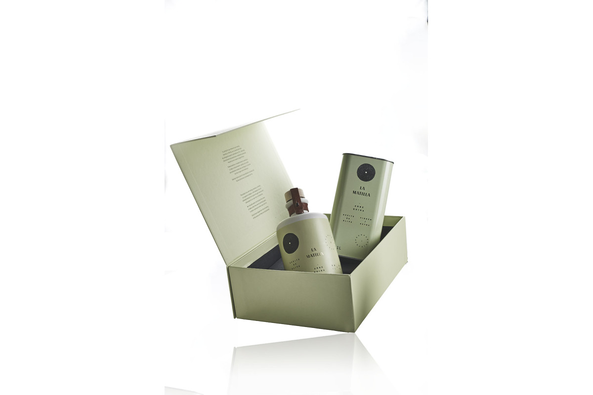 Caja de regalo de Aceite de Oliva Virgen Extra Arbequina, Botella Porcelana y Lata