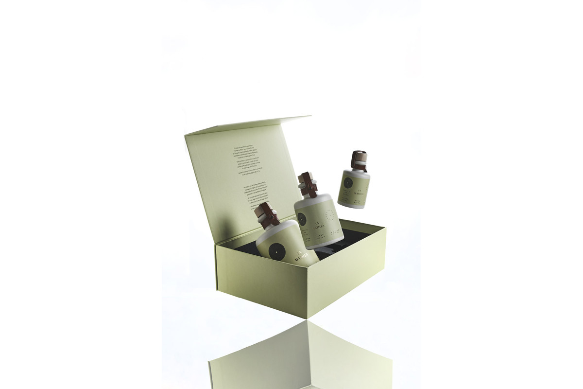 Caja de regalo de Aceite de Oliva Virgen Extra Arbequina (tres botellas, de 500, 250 y 100 ml)